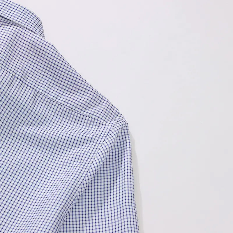 Men's Fitted Short-Sleeved Collared Button-Front Shirt
